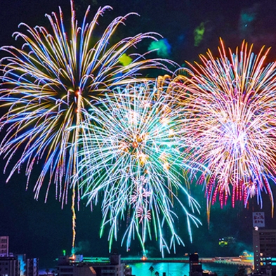 目の前で上がるダイナミックな花火をお部屋から♪熱海温泉海上花火大会プラン☆